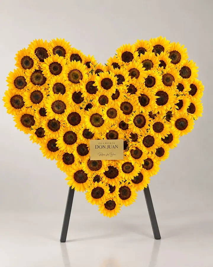 Corazón girasoles en madera — Corazones de Florería Don Juan, fotografía studio