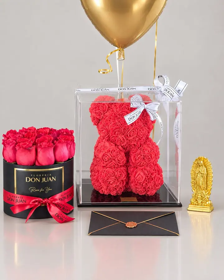 Combo teddy de 25 cm con flores naturales y globos — Combos de celebración de Florería Don Juan, fotografía studio — vista de frente
