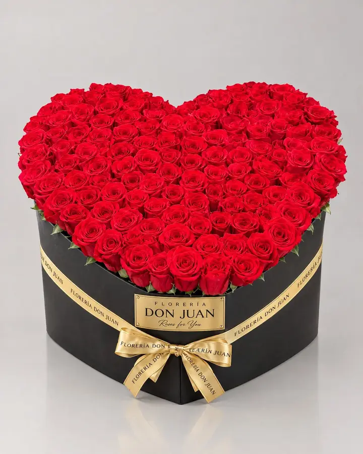 Corazón 150 rosas — Corazones de Florería Don Juan, fotografía studio — vista de frente