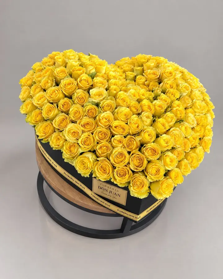 Corazón En 3 D amarillo exportación — Corazones de Florería Don Juan, fotografía studio