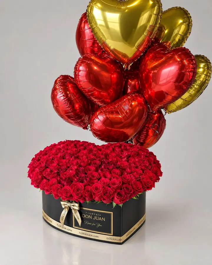Corazón en 3D relieve , de 250 rosas — Corazones de Florería Don Juan, fotografía studio