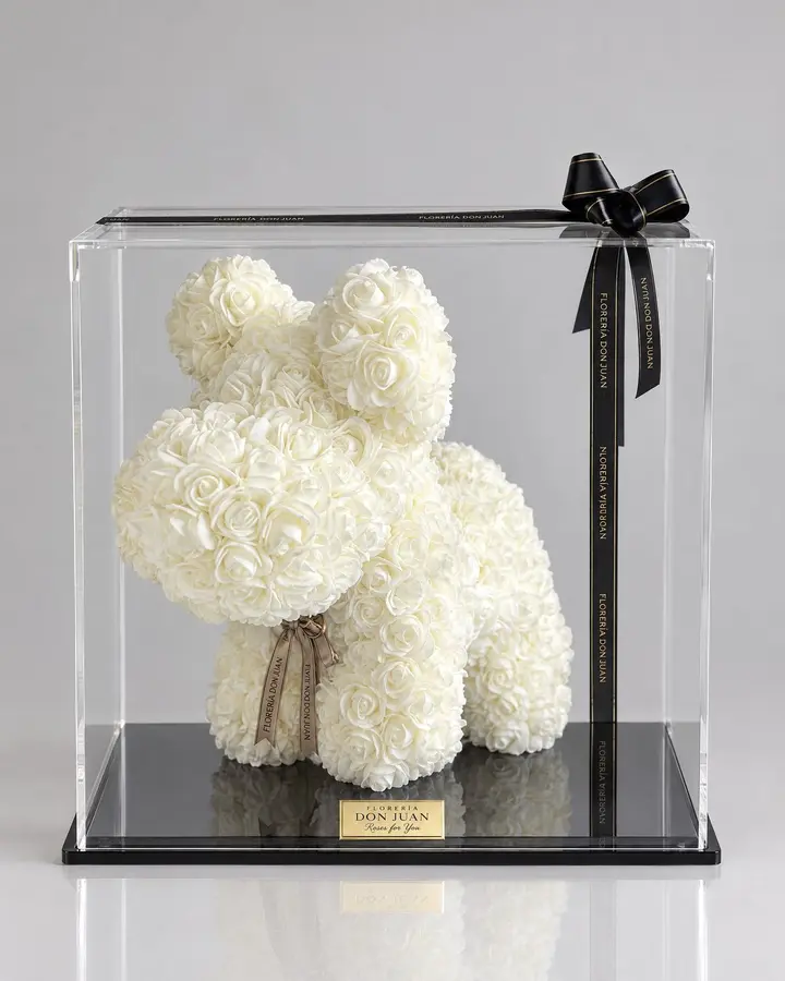 Perrito Don Juan de 40 cm — Teddys y figuras de Florería Don Juan, fotografía studio — vista de frente