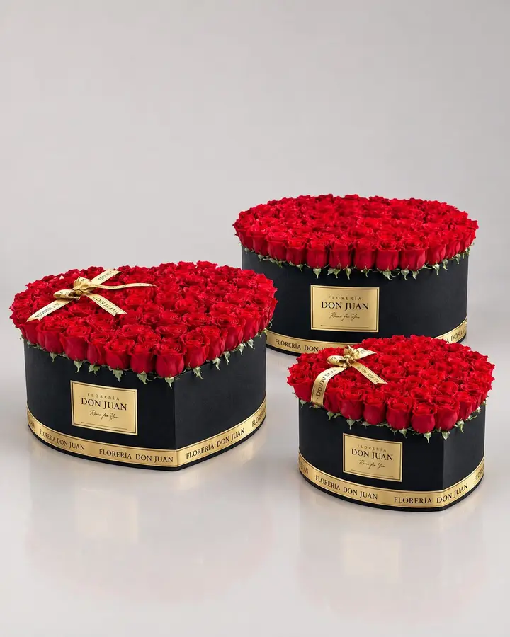 Corazón de 150 rosas a 300 — Corazones de Florería Don Juan, fotografía studio — vista de frente