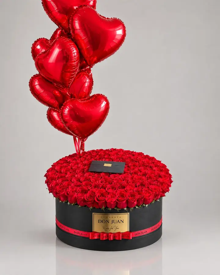Ramo 400 rosas con globos 10 globos ❤️ — Ramos y buchones de Florería Don Juan, fotografía studio — vista de frente