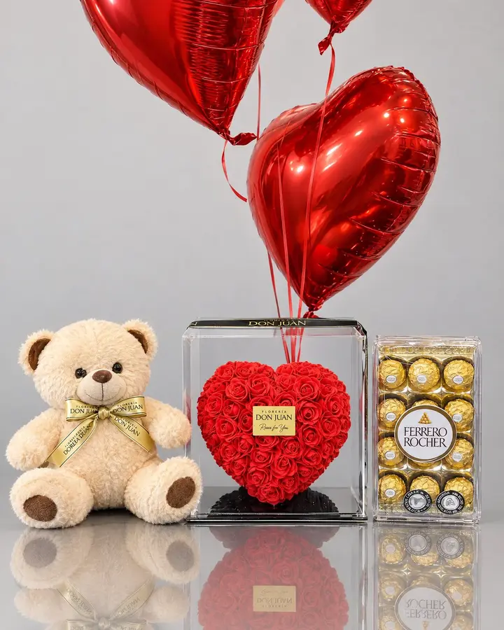 Combo corazón peluche y Ferreros — Combos de celebración de Florería Don Juan, fotografía studio — vista de frente