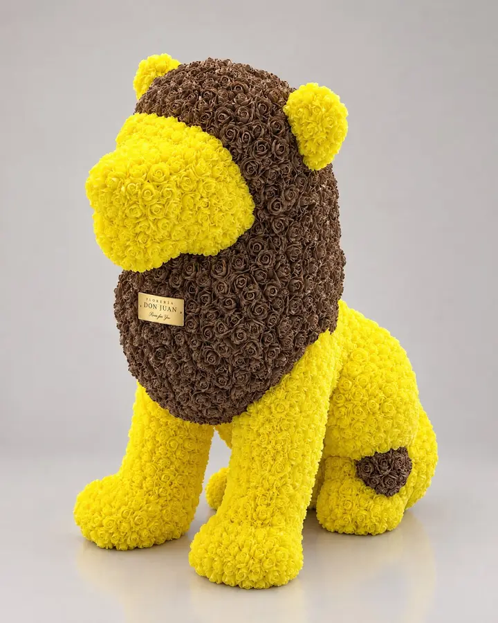 León amarillo — Teddys y figuras de Florería Don Juan, fotografía studio — vista de frente